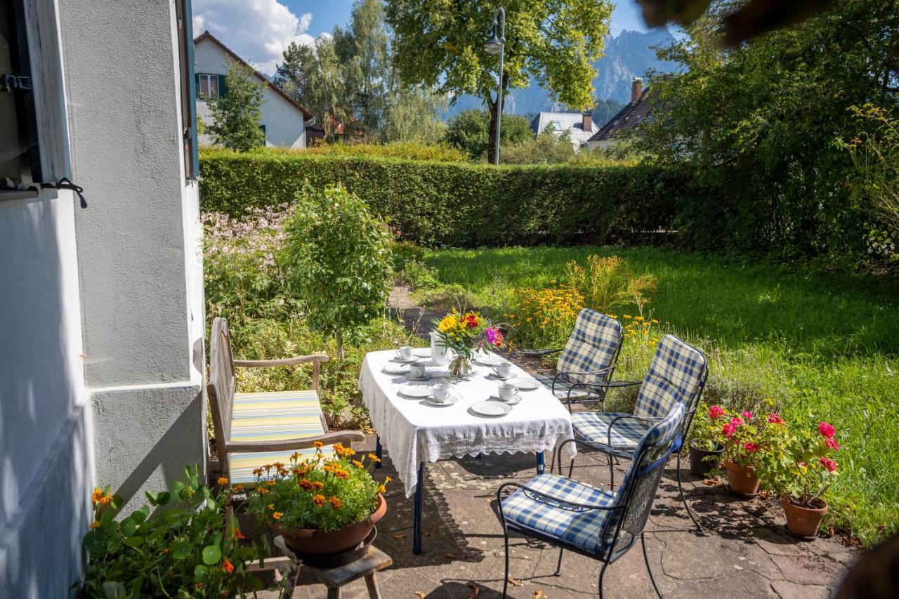 Landhauswohnung Mit Wildromantischem Garten Fussen Exterior photo