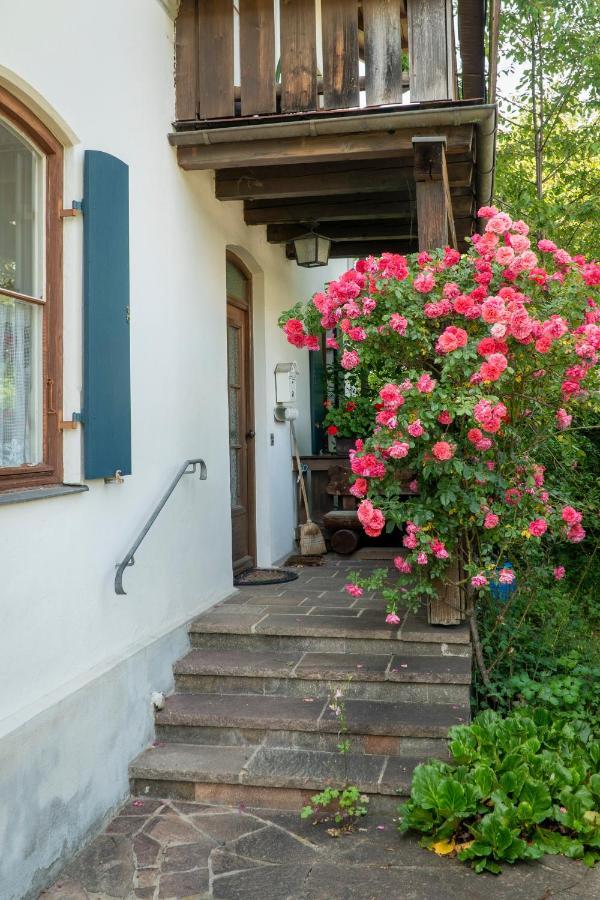 Landhauswohnung Mit Wildromantischem Garten Fussen Exterior photo