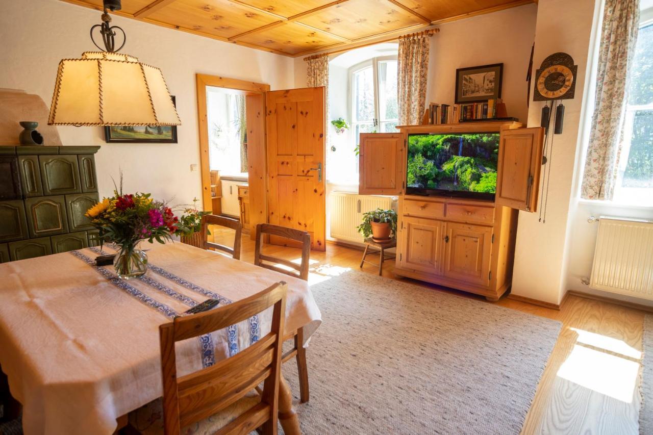 Landhauswohnung Mit Wildromantischem Garten Fussen Exterior photo