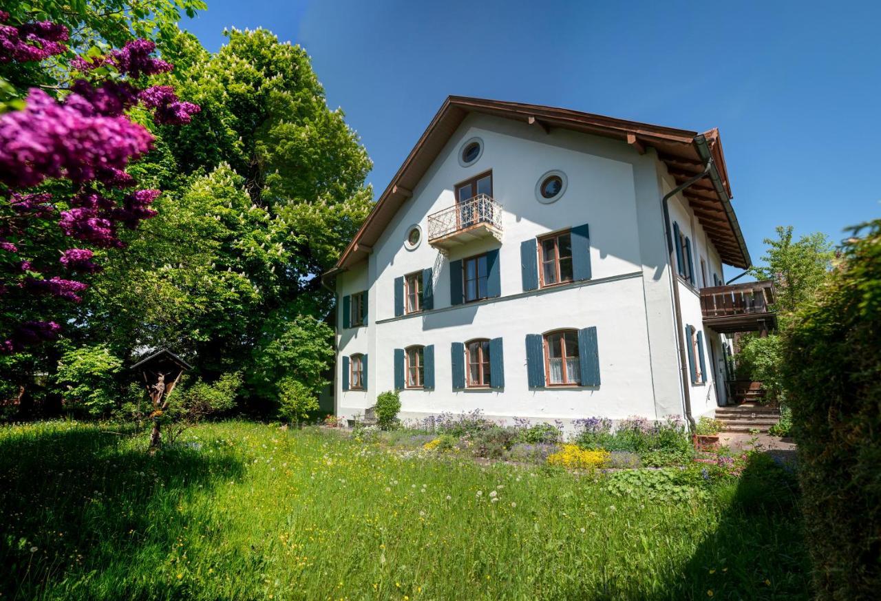 Landhauswohnung Mit Wildromantischem Garten Fussen Exterior photo